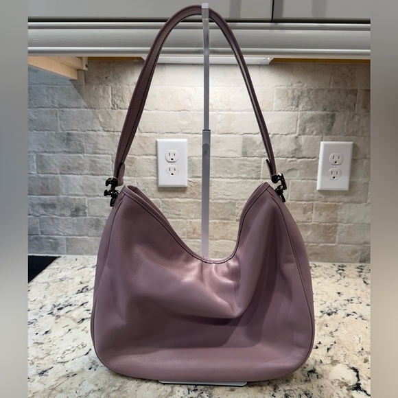 Coach NWOT Lavender Leather Hobo Bag w/Hangtag & Dustbag - Picture 2 of 10